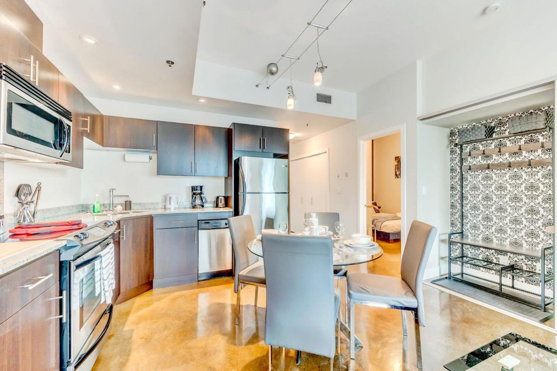 Luxury 2Br Condo - King Bed - Stunning City Views YYC Exterior foto